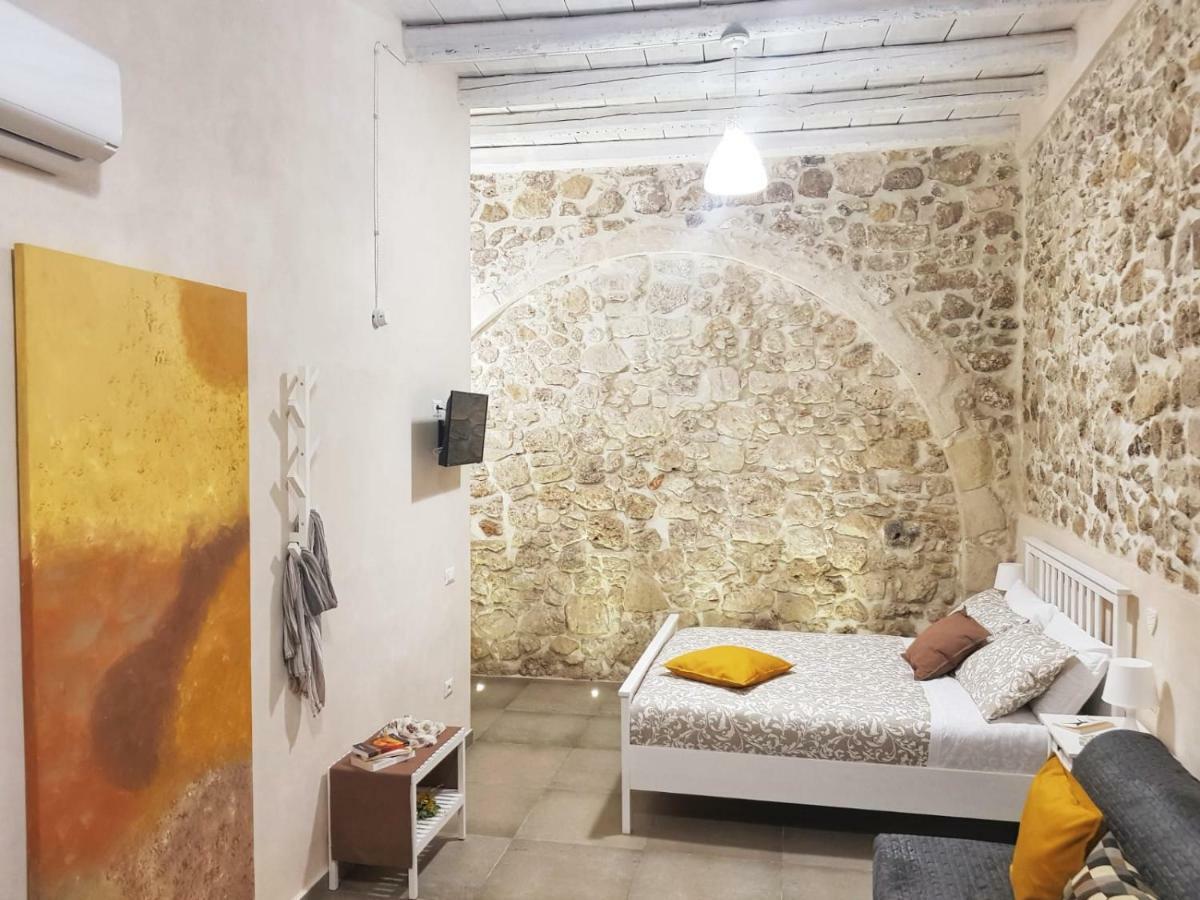 Essentia Rooms- Ortigia Holidays Сиракуза Екстериор снимка